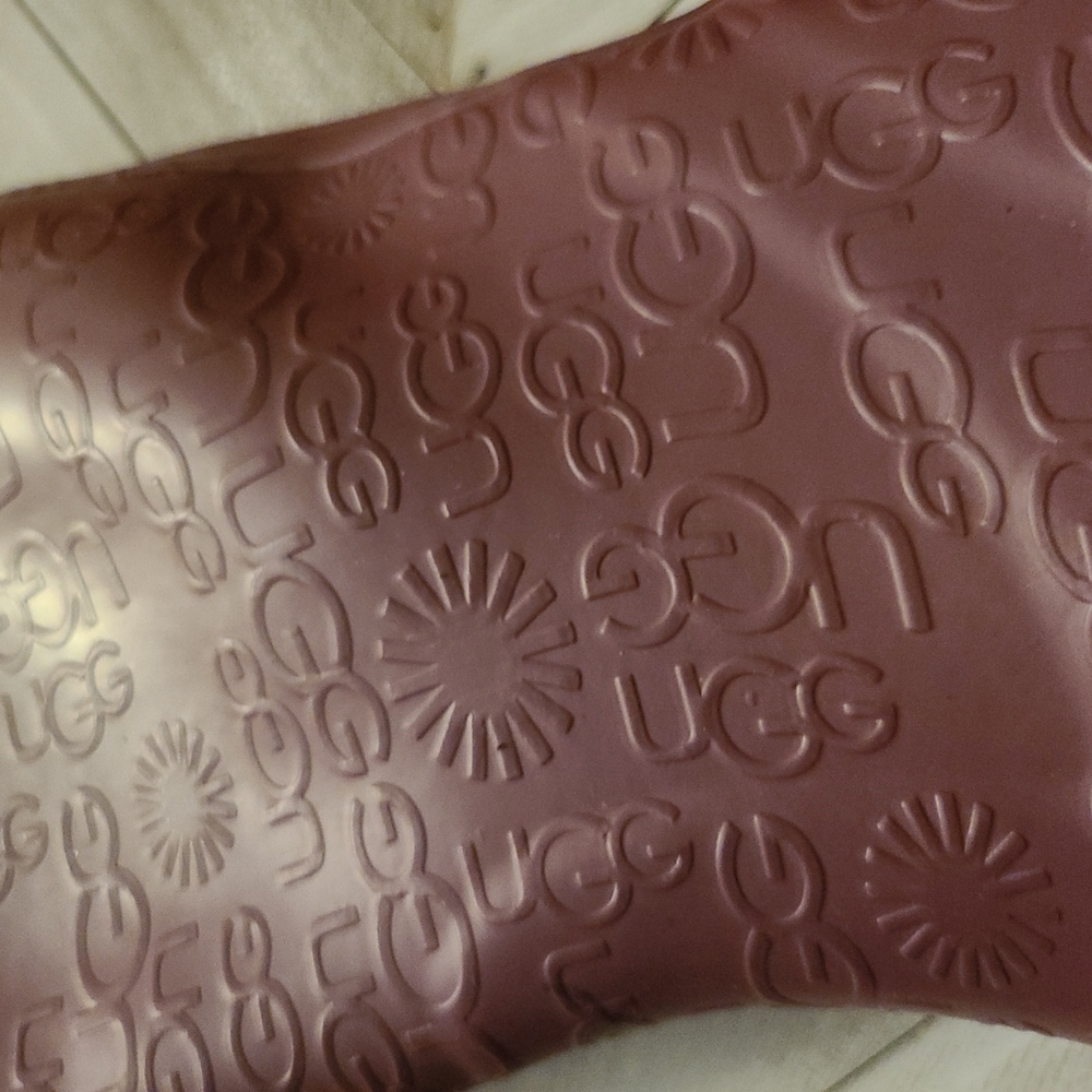 UGG Size 6 Lavender Rain Boots - Picture 2 of 8